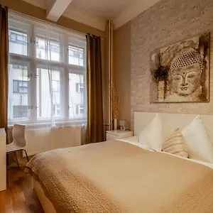 https://design-apartment-by-ruterra.praguehotelsweb.com